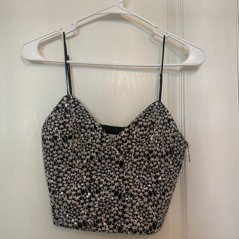 CROP TOP GLITTERY NEW YEARS STYLE